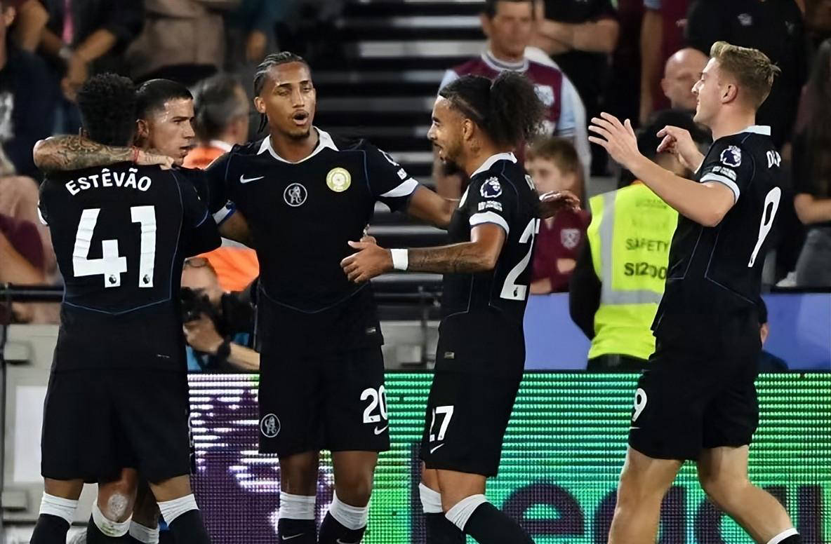 维尼修斯接 维尼修斯接