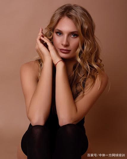 效力于青年 效力于青年